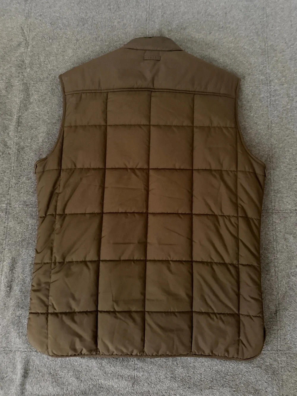 Banana Republic Quilted Olive Men's Puffer Vest with Zip Pockets